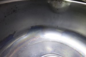 お鍋のコゲ落とし、酸素系漂白剤でのコゲ落とし後